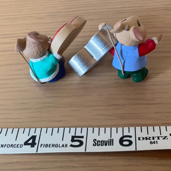 1998 Hallmark Keepsake Ornaments - Friend of my heart mice - Picture 3 of 3